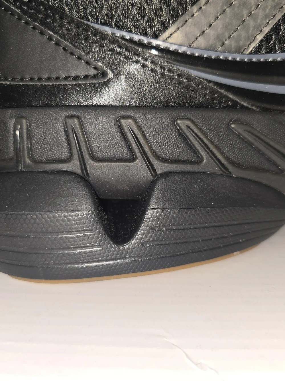 Saucony Men's Black Mesh and Synthetic Athletic Sneaker